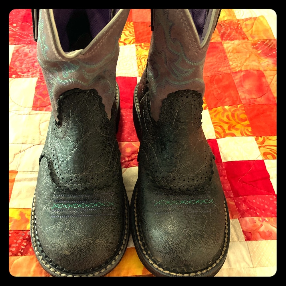 Fat baby Ariat boots